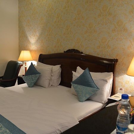 Hotel Emperor Palms Νέο Δελχί Εξωτερικό φωτογραφία