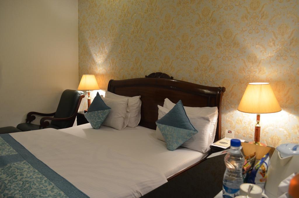 Hotel Emperor Palms Νέο Δελχί Εξωτερικό φωτογραφία