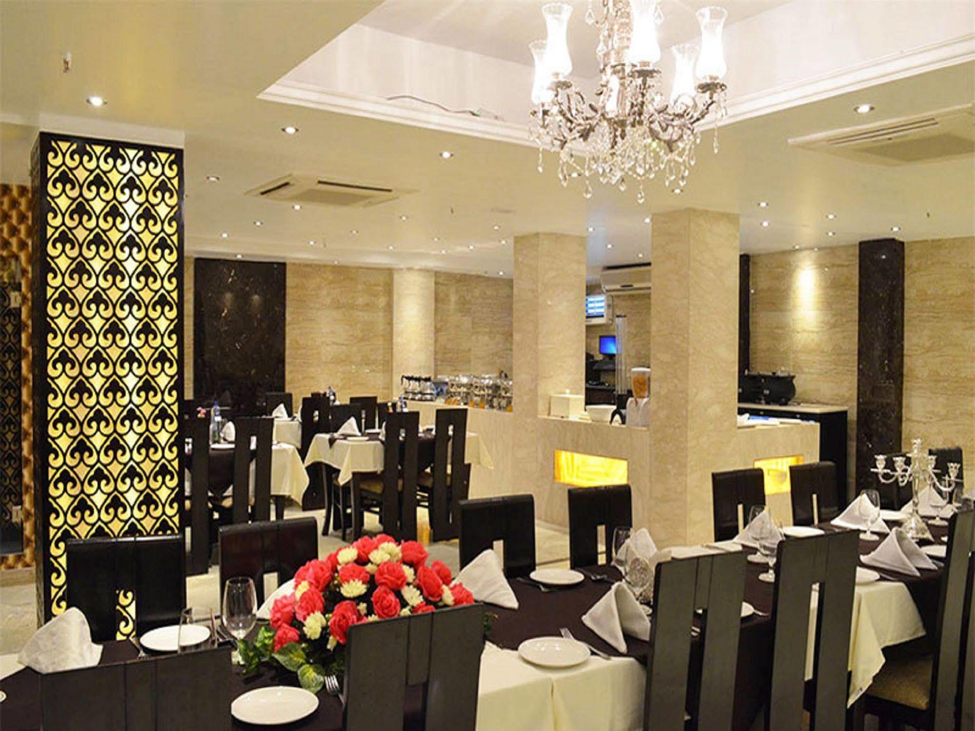 Hotel Emperor Palms Νέο Δελχί Εξωτερικό φωτογραφία