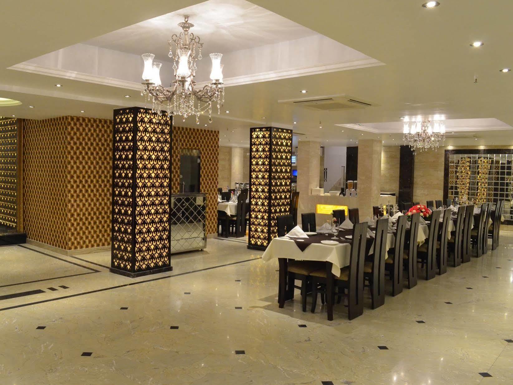 Hotel Emperor Palms Νέο Δελχί Εξωτερικό φωτογραφία