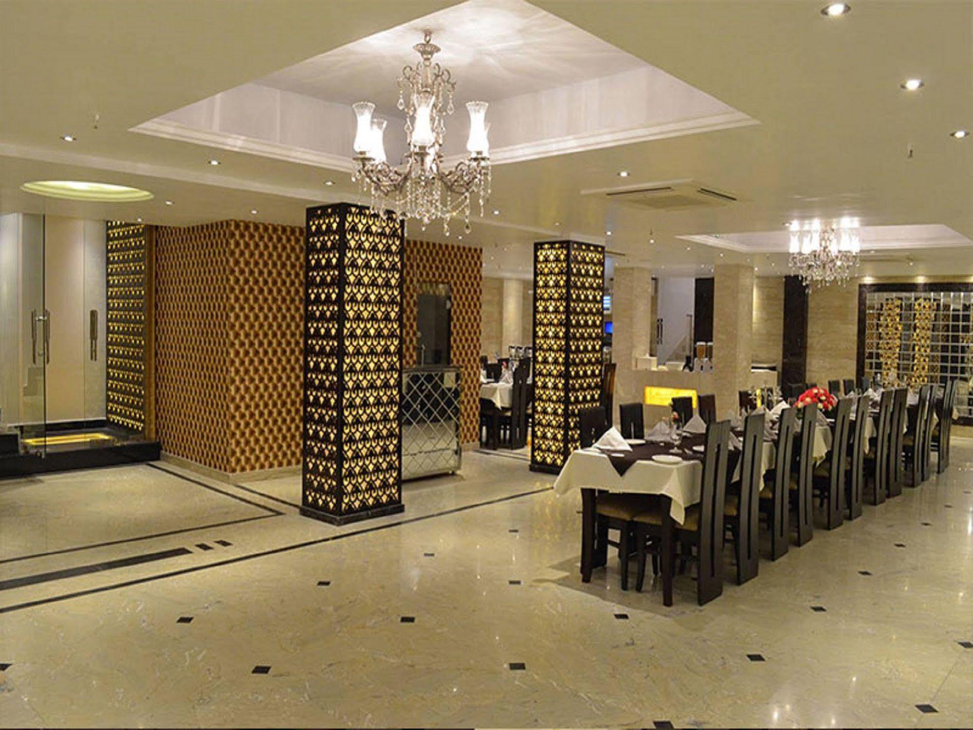 Hotel Emperor Palms Νέο Δελχί Εξωτερικό φωτογραφία