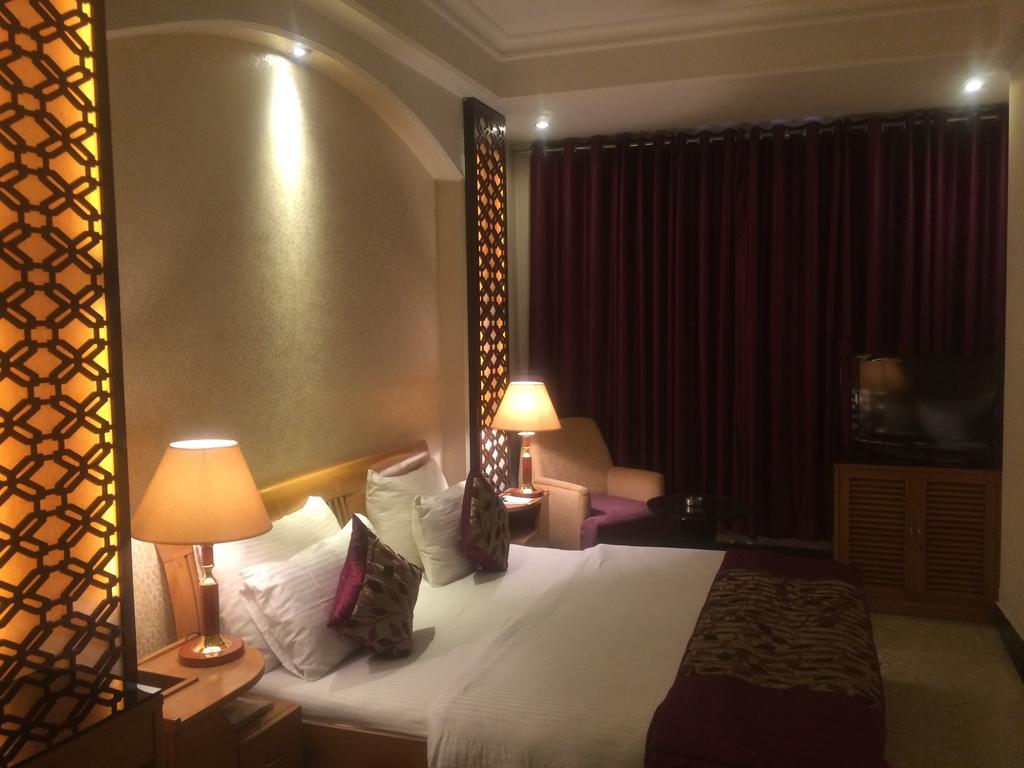 Hotel Emperor Palms Νέο Δελχί Δωμάτιο φωτογραφία